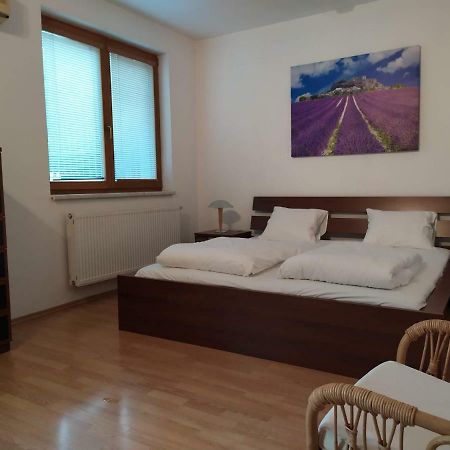 Kate & Jenny - Two-Level Apartment In The Old Town Bratysława Zewnętrze zdjęcie