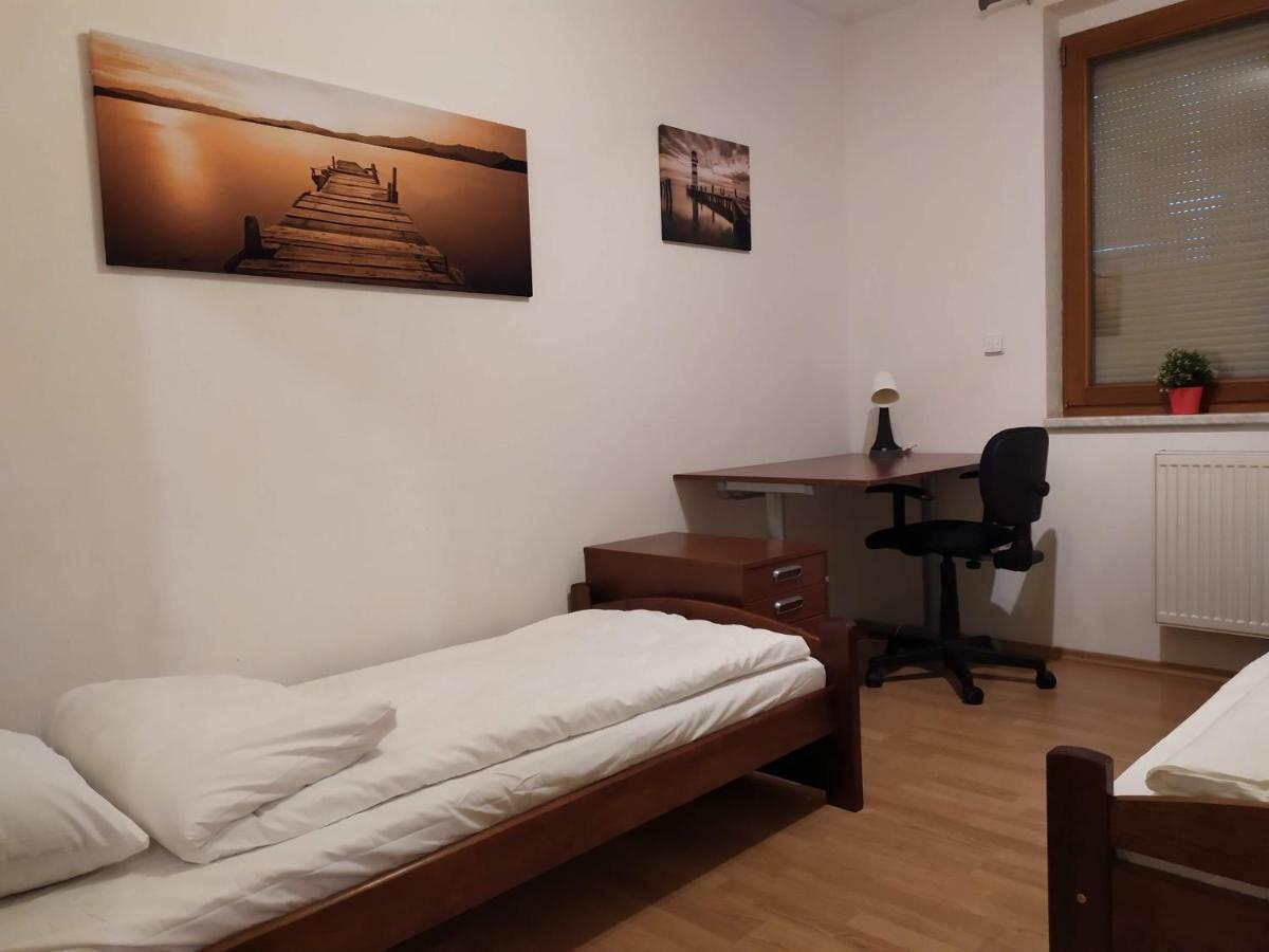 Kate & Jenny - Two-Level Apartment In The Old Town Bratysława Zewnętrze zdjęcie