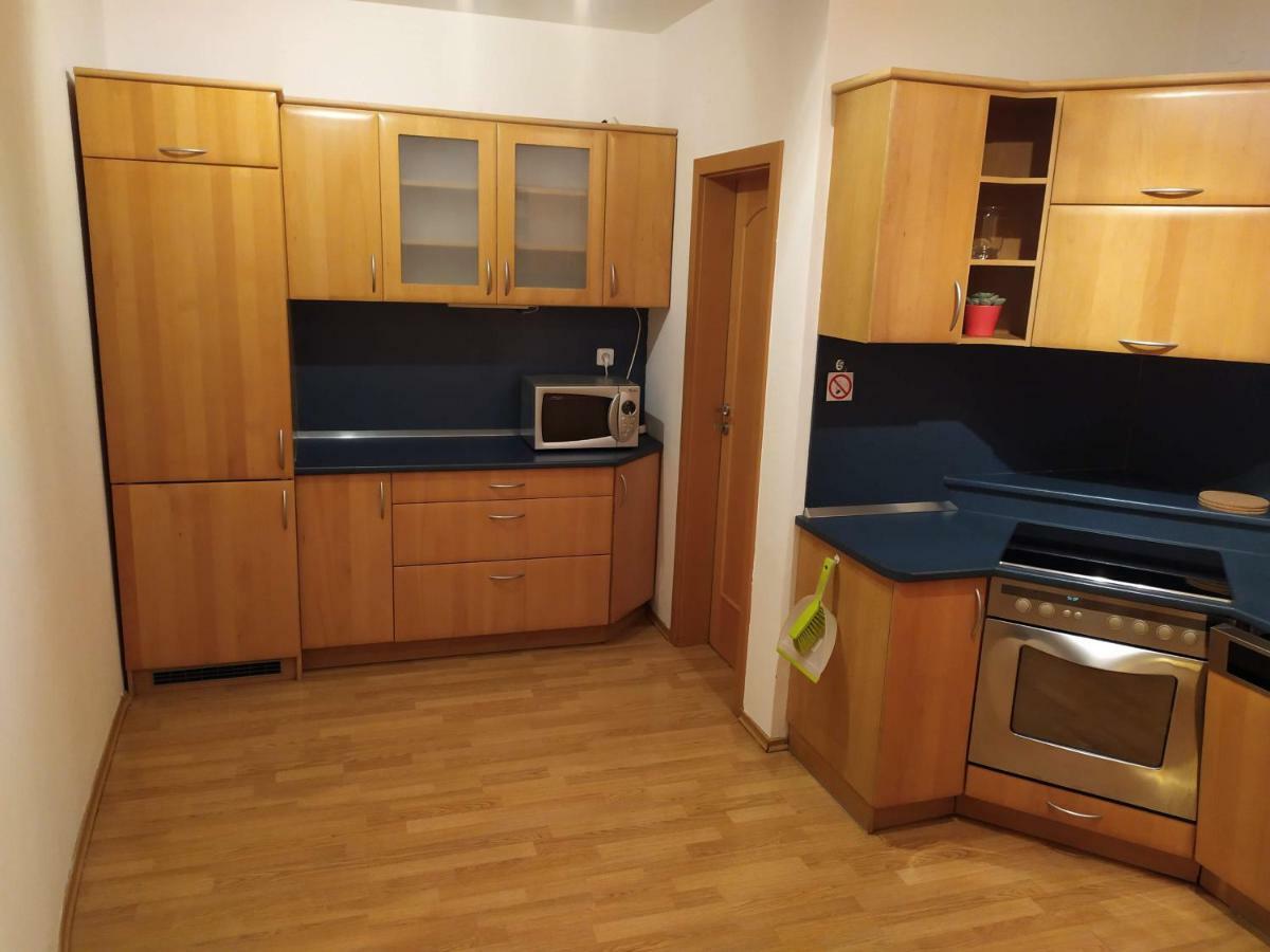 Kate & Jenny - Two-Level Apartment In The Old Town Bratysława Zewnętrze zdjęcie